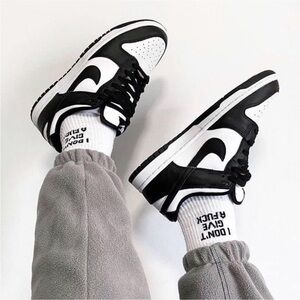 NIKE SWOOSH DUNK LOW RETRO PANDA 6Y/7.5 WOMEN'S